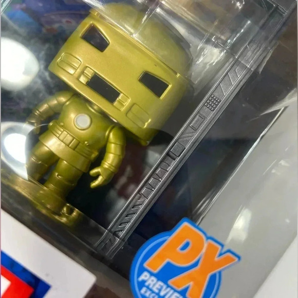 Marvel - Iron Man Hall of Armor Model 1 Golden Armor -  Large Bobble Head Funko - Picture 8 of 13